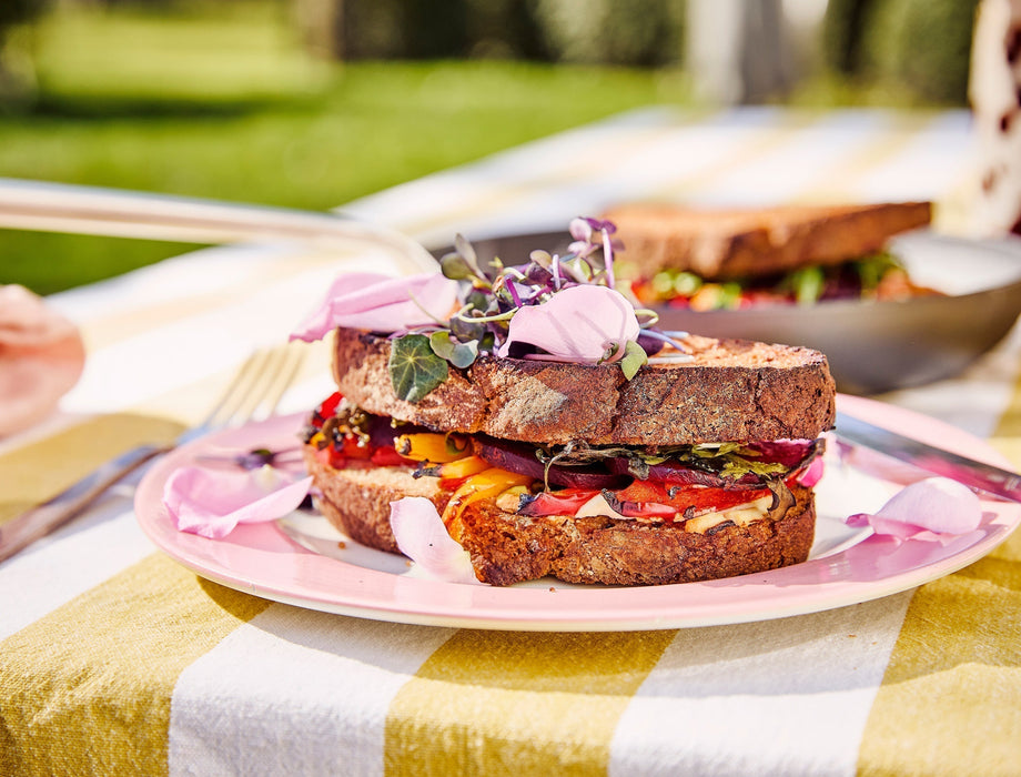 Favori brunch : toast gourmande aux légumes et au chèvre