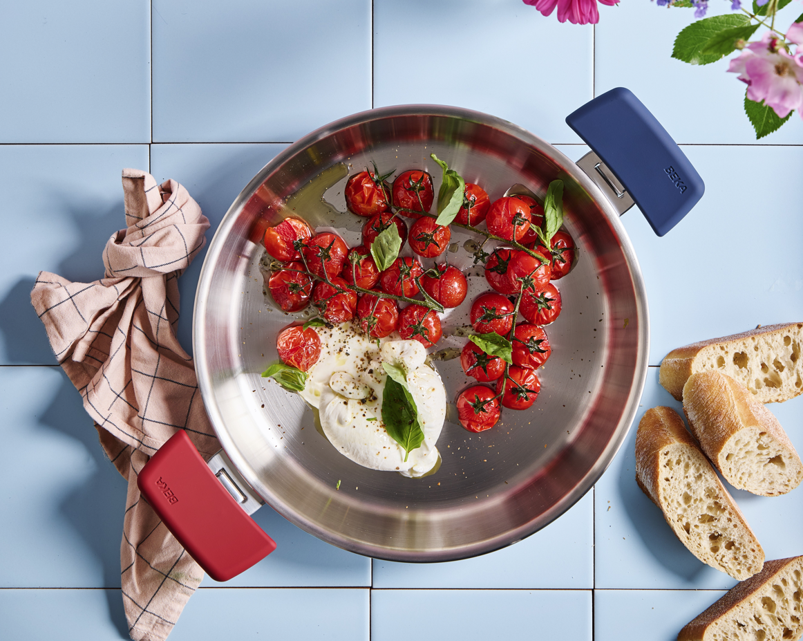 Bruschetta met geroosterde trostomaten en burrata