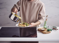 Maestro casserole avec becs verseurs et couvercle