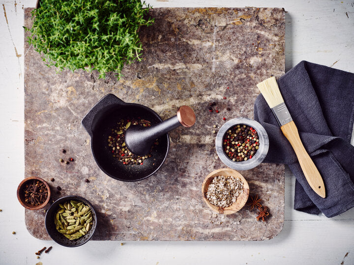 Nori  mortier avec pilon