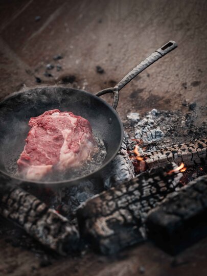 Artist frying pan