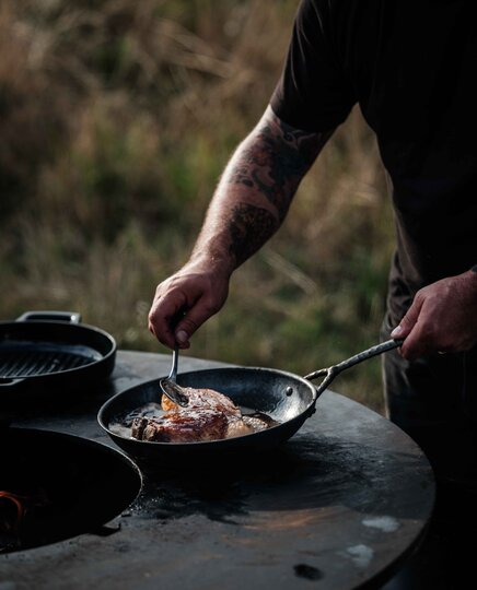 Artist frying pan