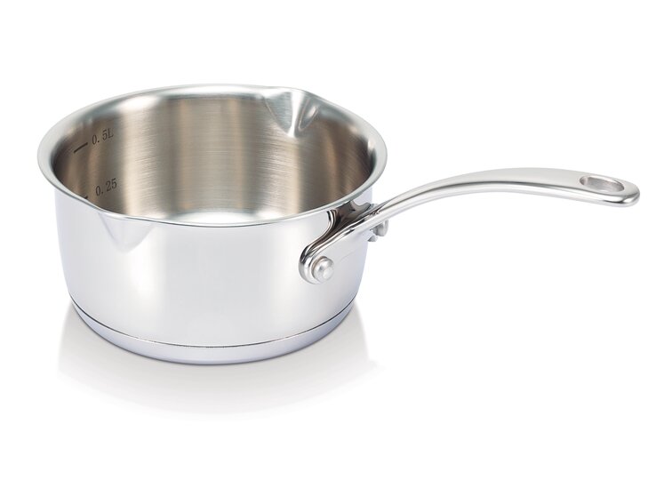 Belvia casserole avec 2 becs verseurs