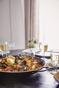 Non-stick paella pan